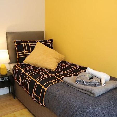 Elegant Room In Stylish House 밀턴 케인즈 외부 사진
