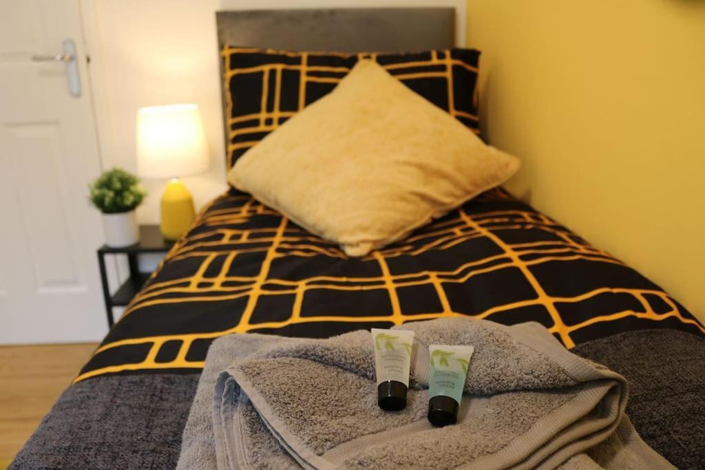 Elegant Room In Stylish House 밀턴 케인즈 외부 사진